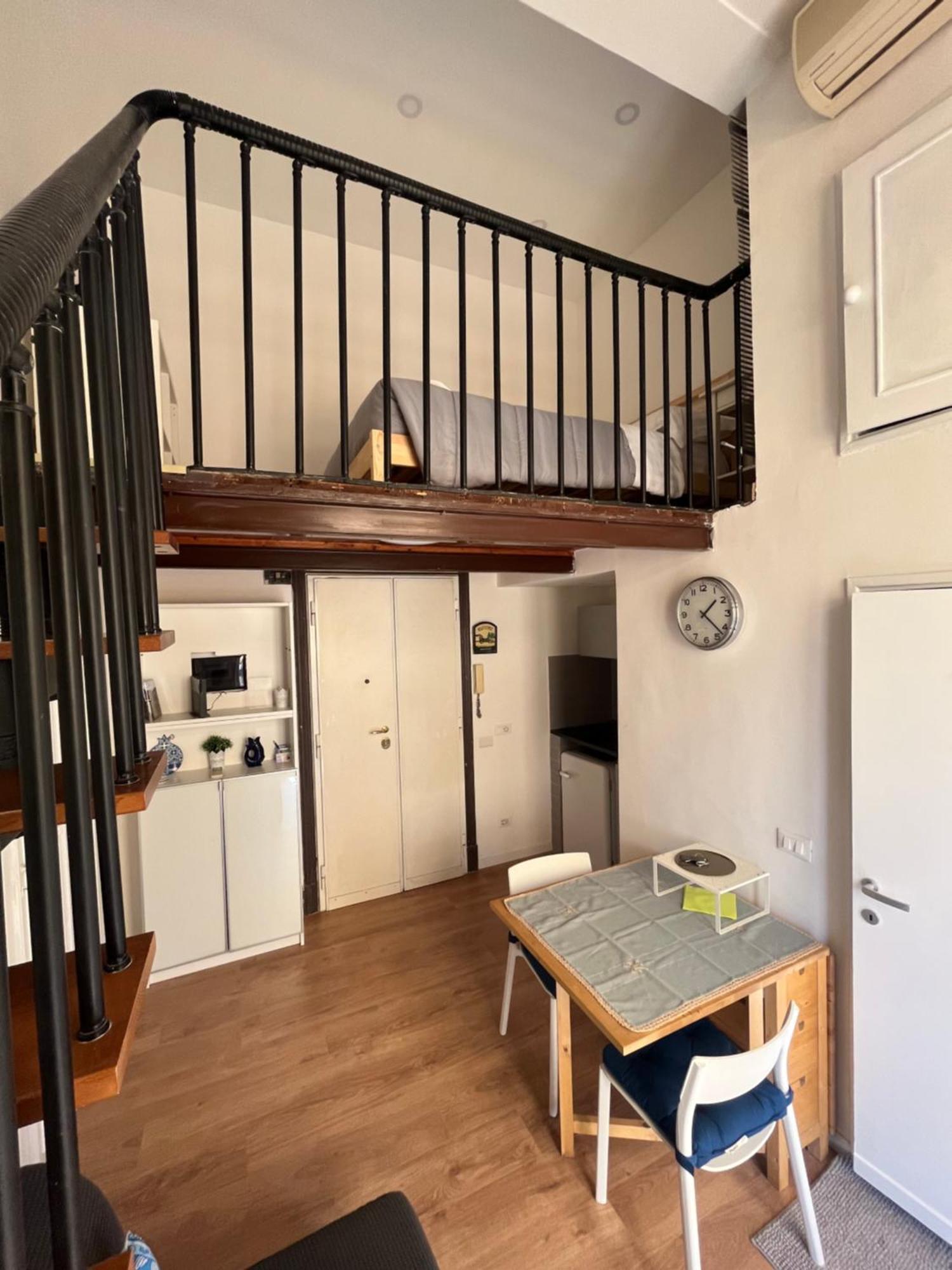 Studio Flat Ultimo Piano In Centro Рим Экстерьер фото